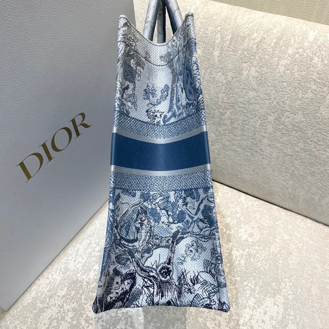 Top Quality Large Book Tote Blue and White Cornely Embroidery, Blue, For Women Womens Handbags, Shoulder Bags, 42cm CD M1286ZRGO_M928