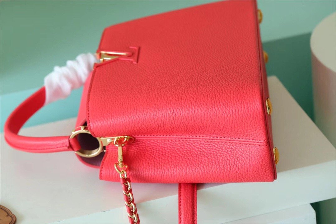 Top Quality Capucines MM Taurillon Red For Women, Womens Bags, Shoulder And Crossbody Bags 12.4in/31.5cm Top Quality 