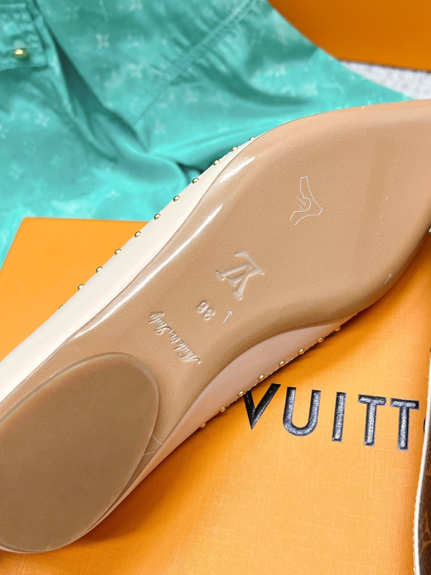 New 1:1 rep LUV High Heel Shoes 046