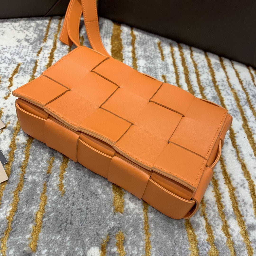 Top Quality Cassette Bag For Women 9.1in/23cm In Tangerine 578004VMAY17003
