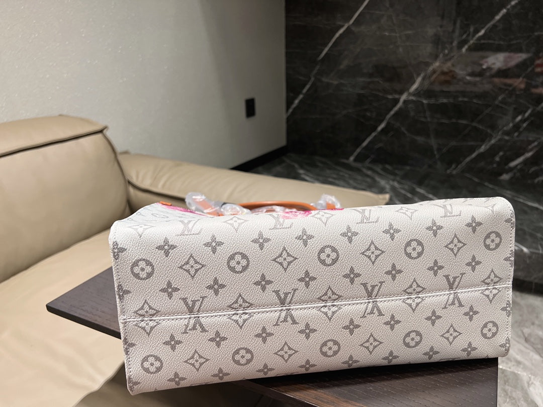 EN - New 1:1 rep Lux Bags LUV 555