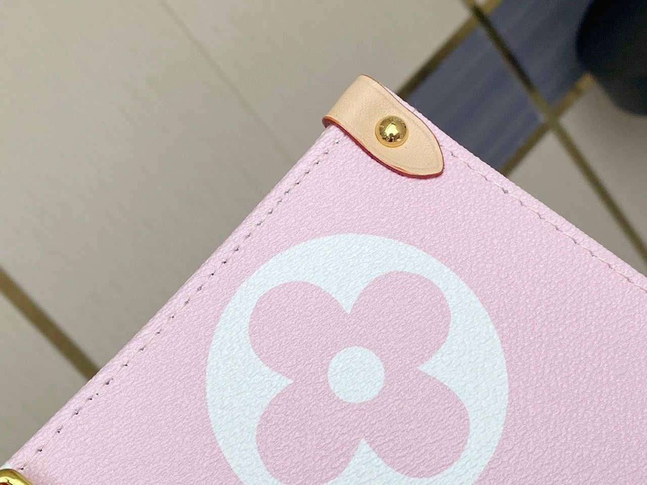 Top Quality OnTheGo GM Monogram Giant Canvas Light Pink For Women,  Tote Bags 16.1in/41cm Top Quality M57641