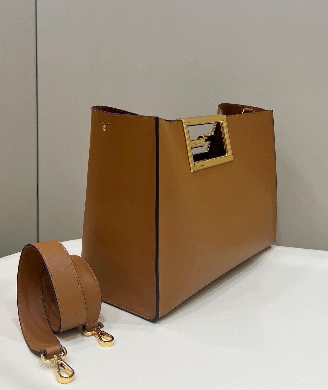 FI Way MeTop Qualityum Brown Bag For Woman 29.5cm/11.5in