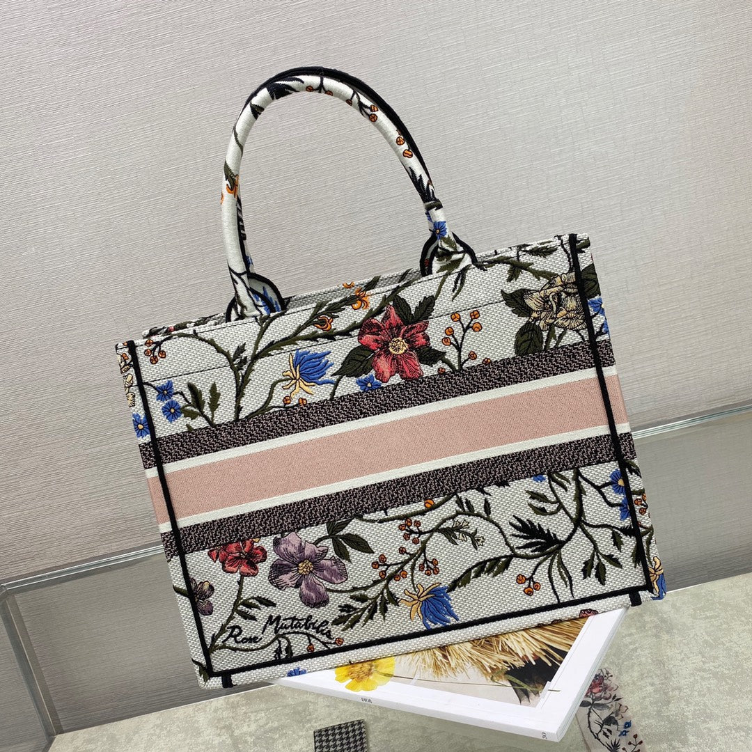 Top Quality MeTop Qualityum Book Tote Bag By Maria Grazia Chiuri For Women 14in/36cm CD