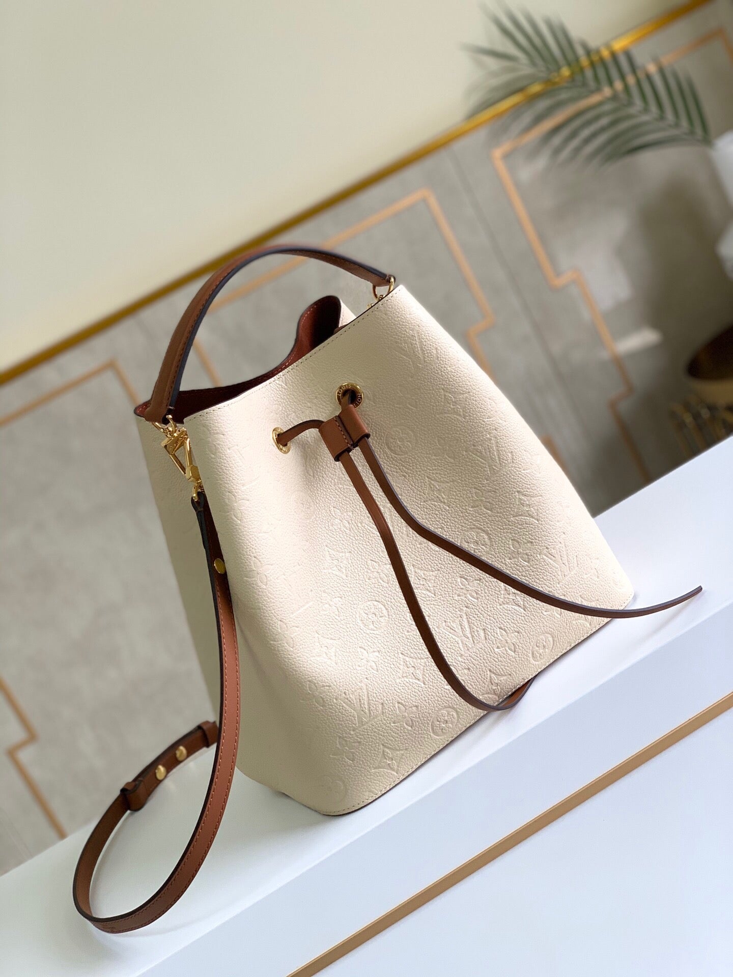 Top Quality NeoNoe MM Bucket Bag Monogram Empreinte Creme For Women, Womens Bags, Shoulder Bags 10.2in/26cm Top Quality M45307
