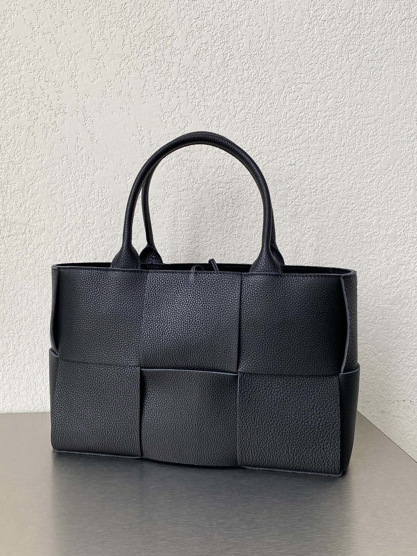 Top Quality Arco Tote Bag For Women 11.8in/30cm In Black 652867VCP118425
