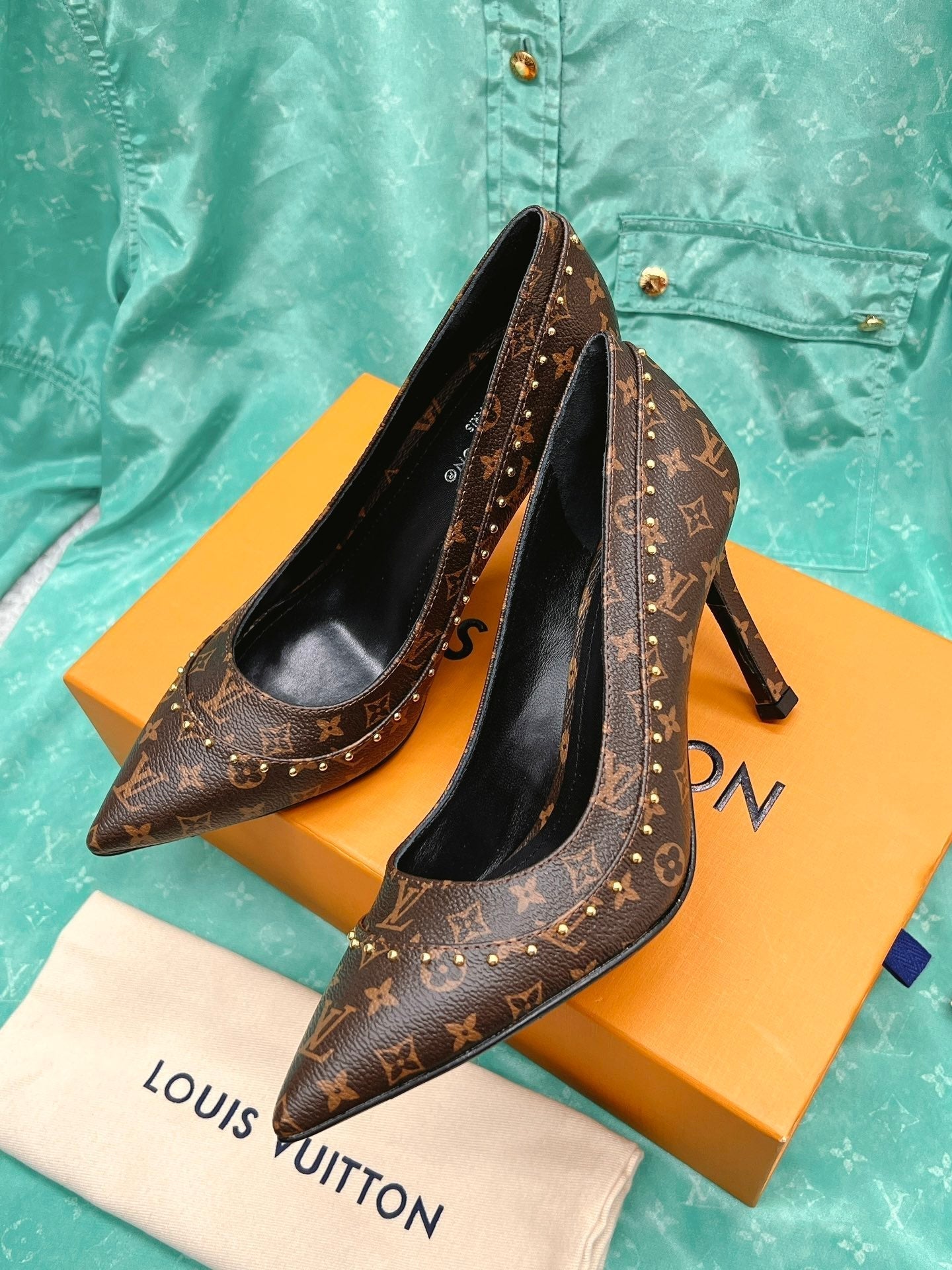 New 1:1 rep LUV High Heel Shoes 040