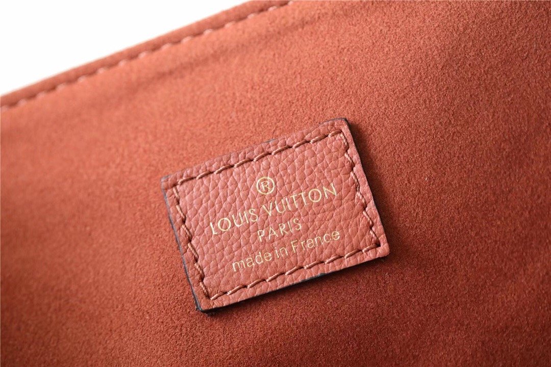 Top Quality Lockme Shopper Grain Chataigne Brown For Women,  Shoulder And Crossbody Bags 10.4in/26.5cm Top Quality M58927
