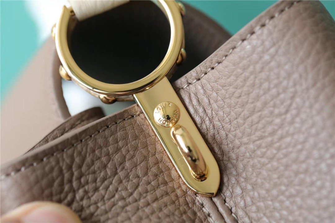 Top Quality Capucines MM Taurillon Smokey Brown Green/ Creme/ Pink For Women, Womens Bags, Shoulder And Crossbody Bags 12.4in/31.5cm Top Quality M59516