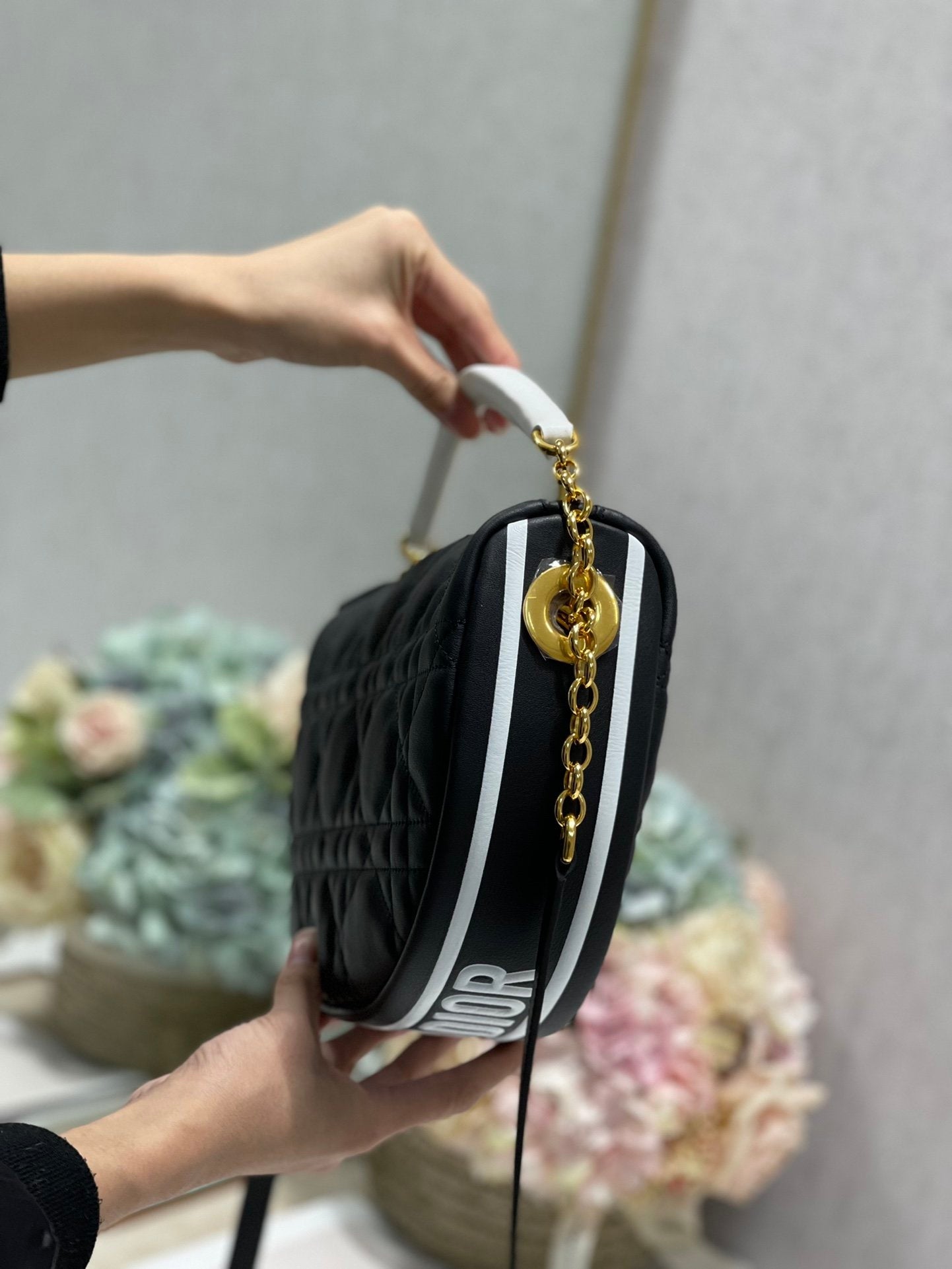 Top Quality MeTop Qualityum Vibe Hobo Bag Black Cannage, Black Handbags, Crossbody Bags, 30cm CD M7201ONOA_M911