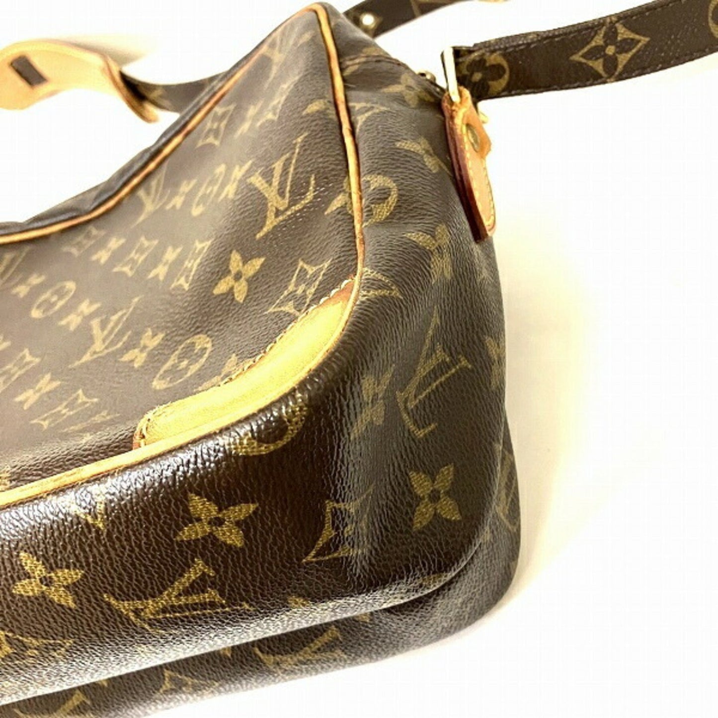 Louis Vuitton Monogram  Monogram Shoulder Bag