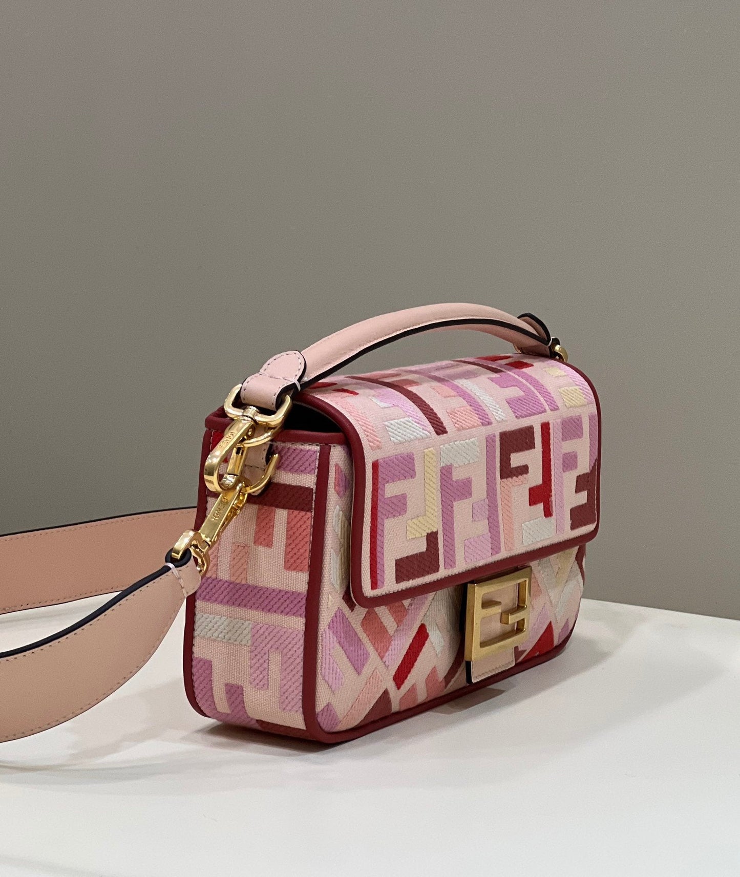 Top QualityTop Quality Baguette Bag From Lunar New 1:1 rep Year Limited Capsule Collection Multicolor For Women, Women’s Handbags, Shoulder And Crossbody Bags 10in/27cm FF 8BR600