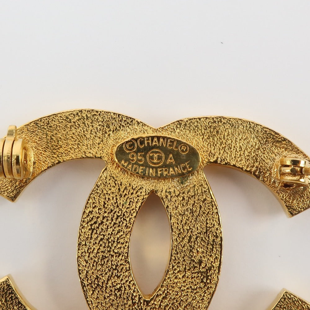 CHANEL Brooch Plated Gold gold Icon   Heart Clover Matelasse Women