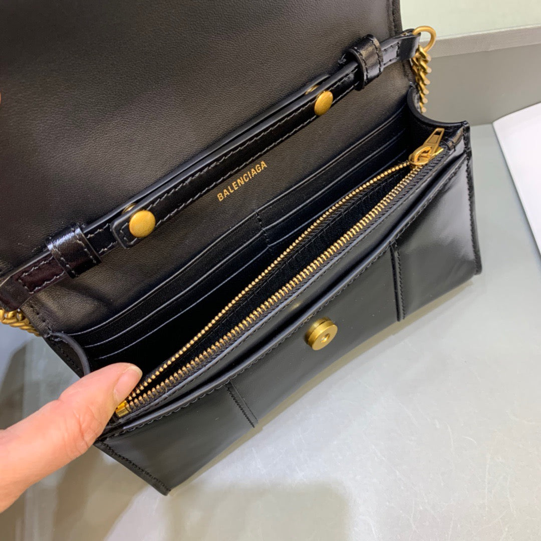 Top Quality Hourglass Wallet On Chain in Black, For Women,  Bags 7.6in/19cm 6560501QJ4M1000