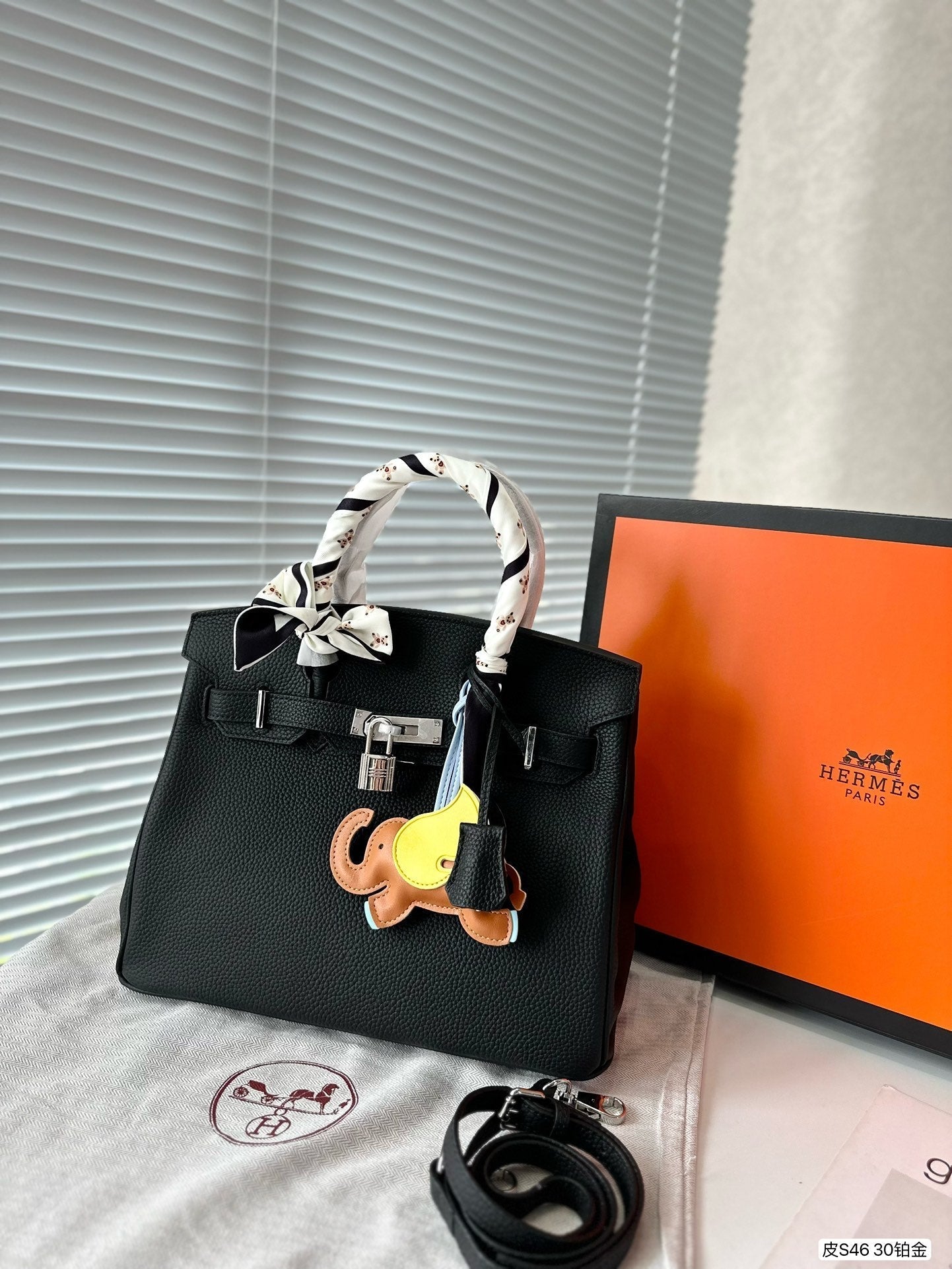EN - New 1:1 rep  Bags HM 149