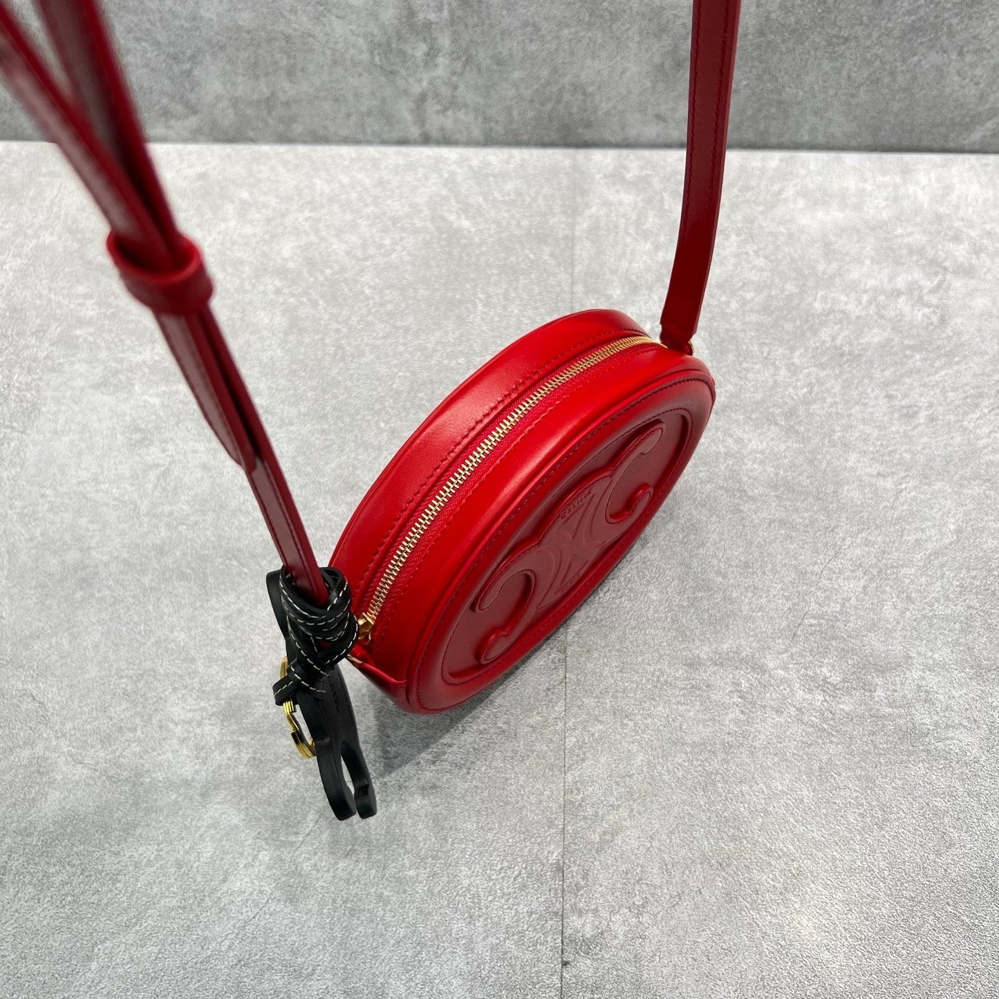 Top Quality Crossbody Oval Purse Cuir Triomphe Red For Women 6in/16cmÂ 