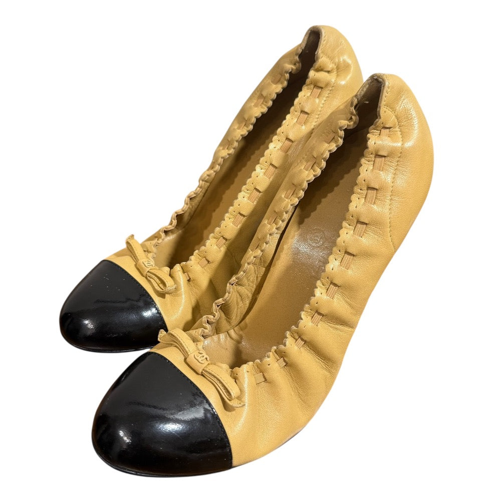 Chanel Coco Mark Leather Pumps