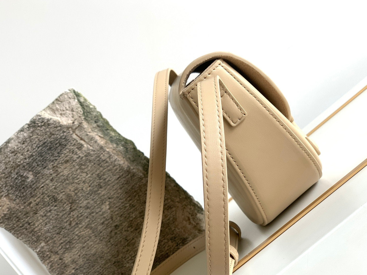 Top Quality BesaTop Quality Cuir Triomphe Bag Nude For Women 9in/23cm 111233DU3.03ND