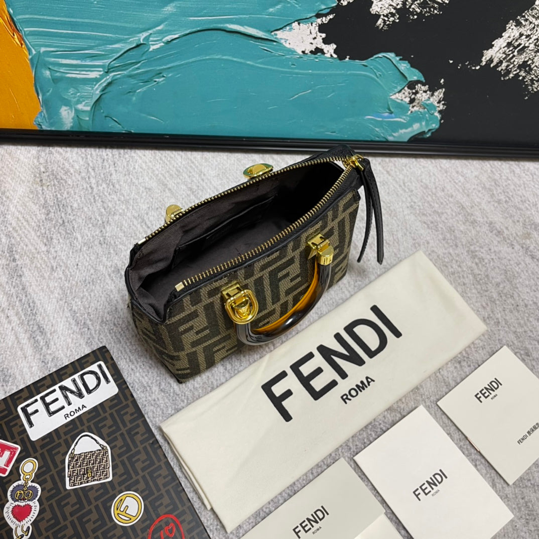 EN - New 1:1 rep Lux Bags FEI 262