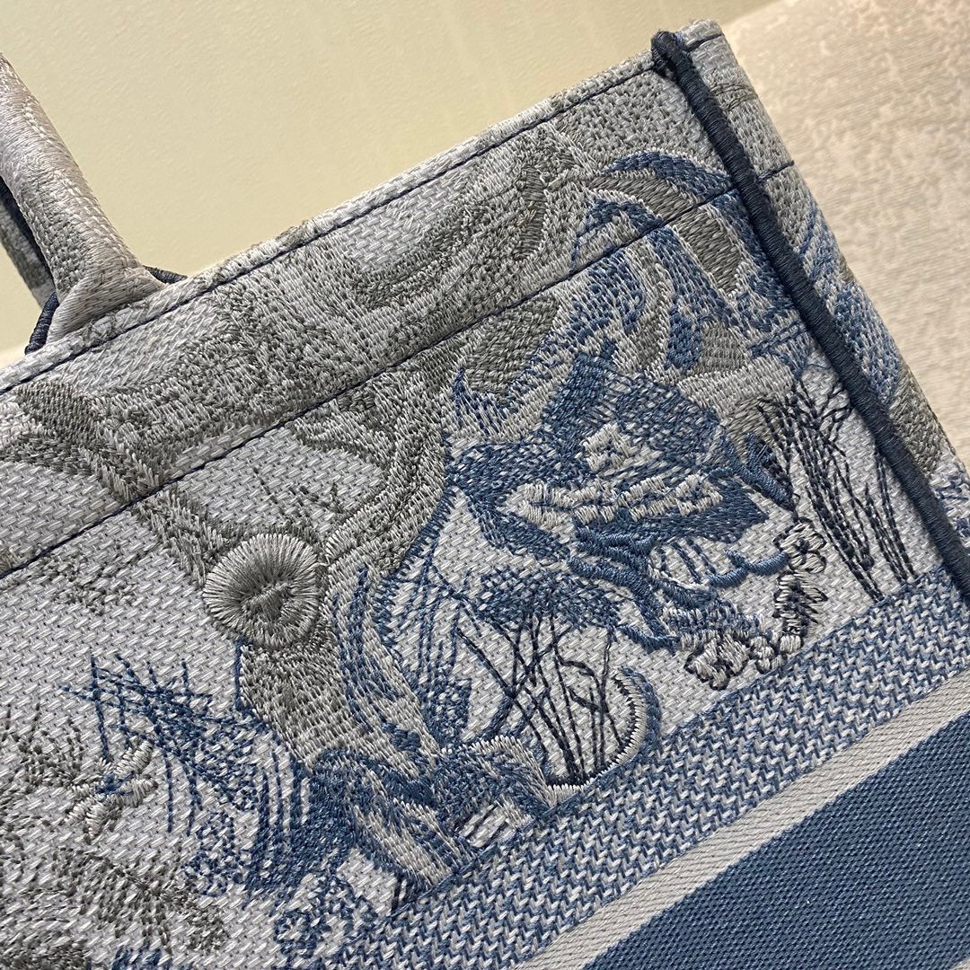 Top Quality Large Book Tote Blue and White Cornely Embroidery, Blue, For Women Womens Handbags, Shoulder Bags, 42cm CD M1286ZRGO_M928