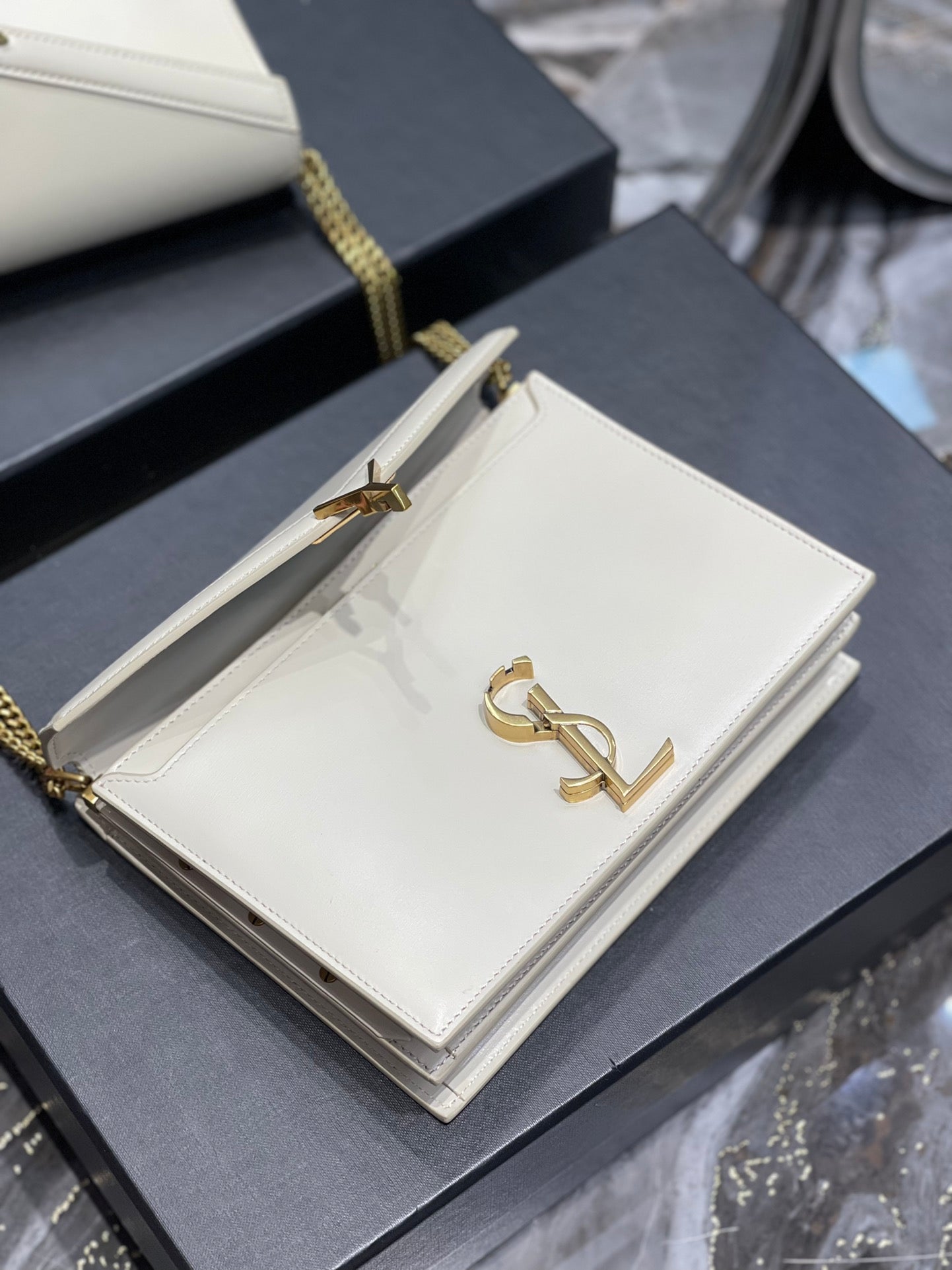 YSSL Cassandra Medium Chain Bag White In Grain De Poudre Embossed For Women 8in/22cm YSL 532750BOW0W9207