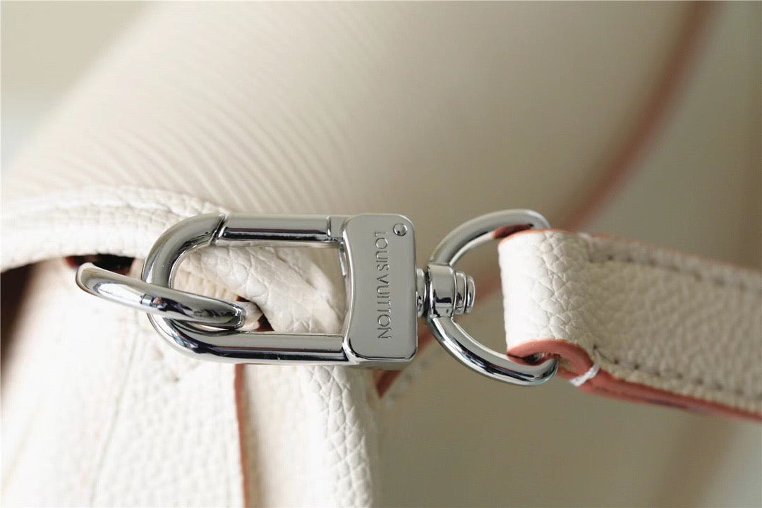 Top Quality Buci Epi Quartz White For Women,  Shoulder And Crossbody Bags 24.5cm/9.6in Top Quality M59457