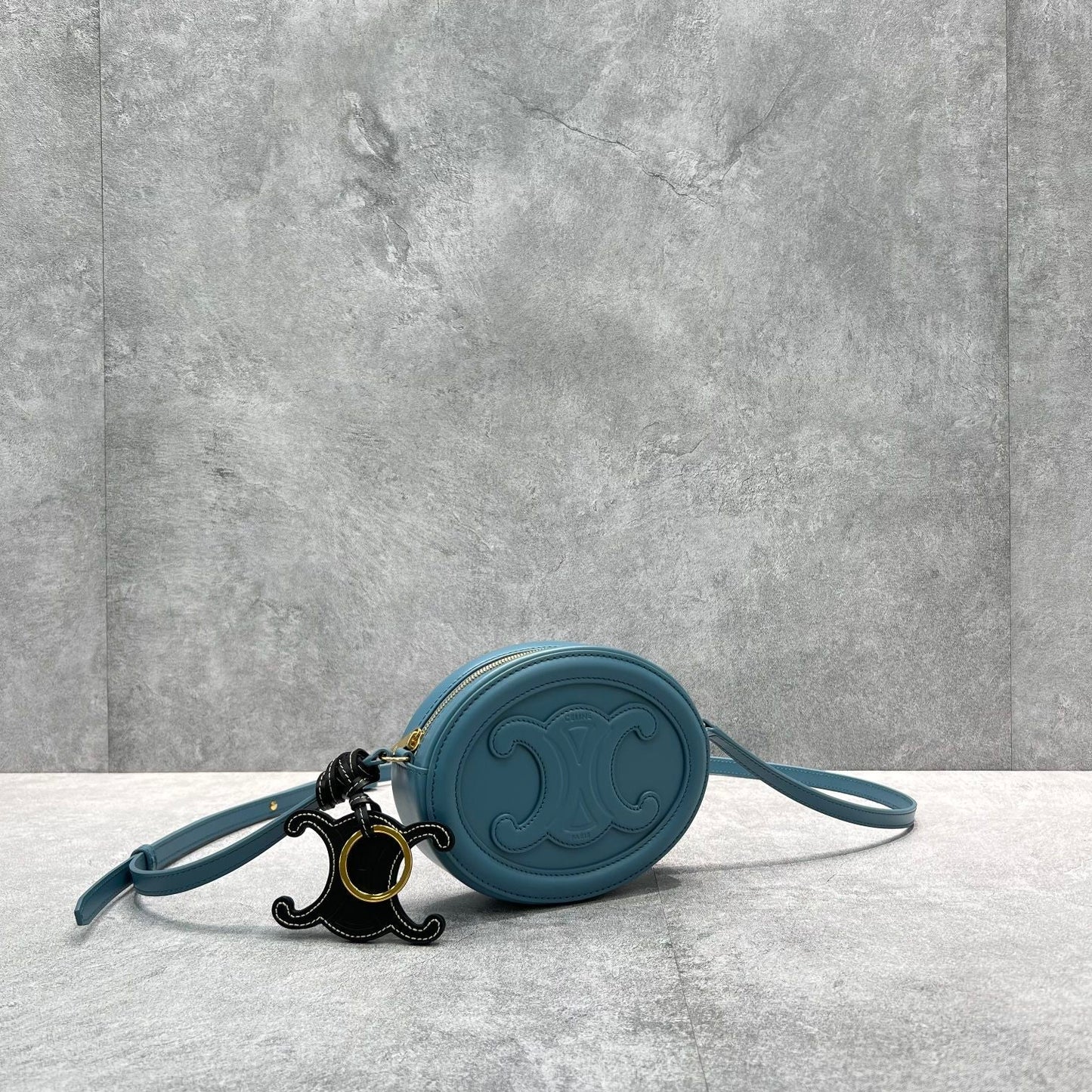 Top Quality Crossbody Oval Purse Cuir Triomphe Blue For Women 6in/16cm 10I703DPQ.07DD
