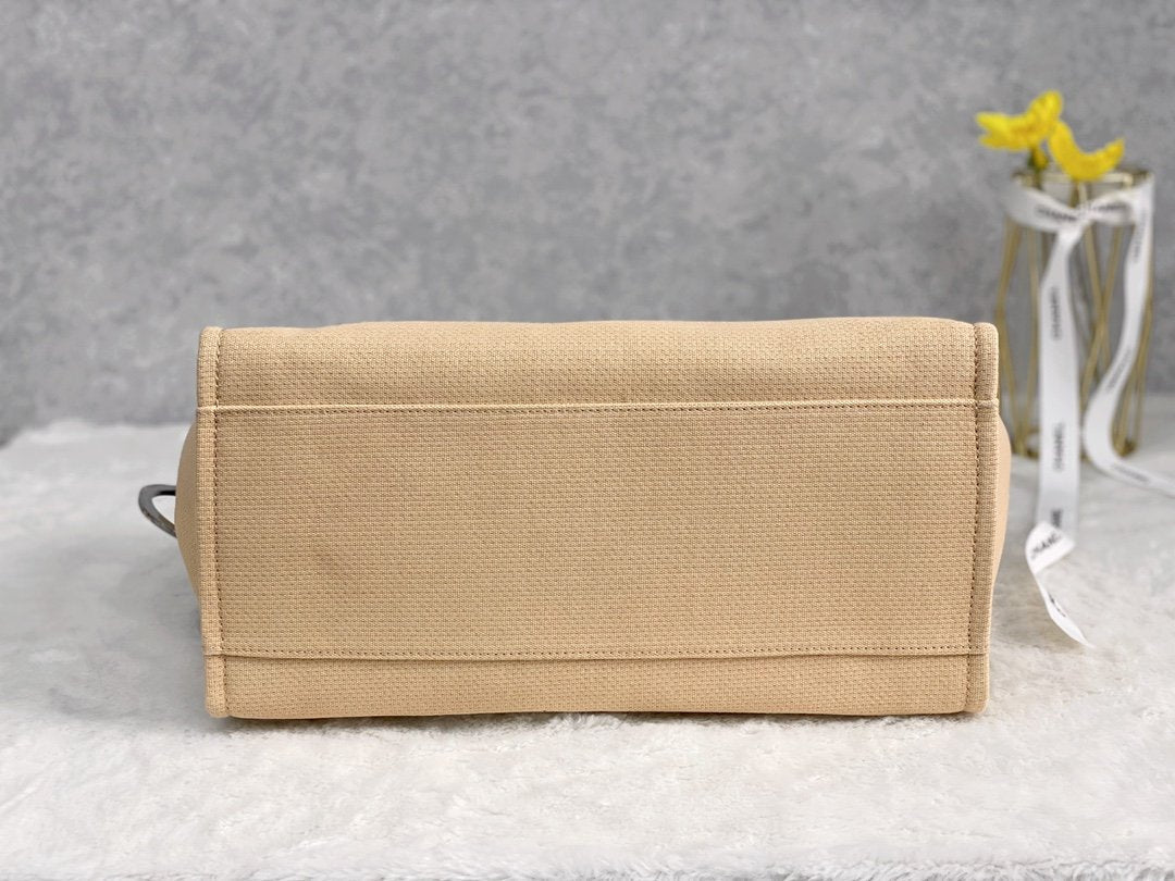 CHLSmall Shopping Bag Silver Hardware Raffia For Women Handbags, Shoulder Bags 15.2in/39cm AS3257