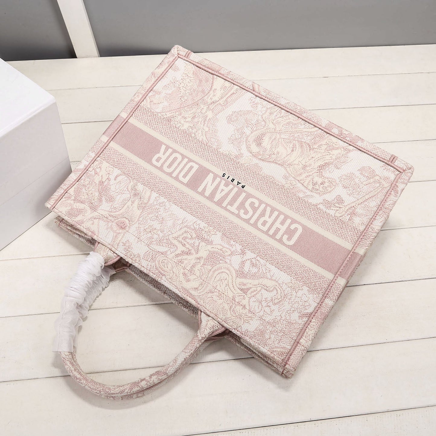 Top Quality MeTop Qualityum Book Tote Bag By Maria Grazia Chiuri Pink For Women 14in/36cm CD M1296ZTDT_M912