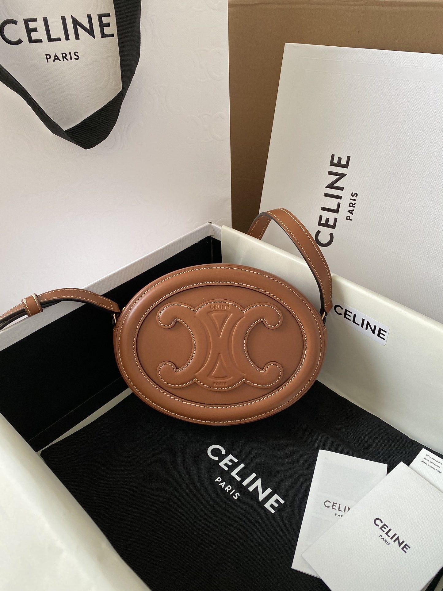 Top Quality Crossbody Oval Purse Cuir Triomphe Brown For Women 6in/16cm 10I703DPQ.04LU