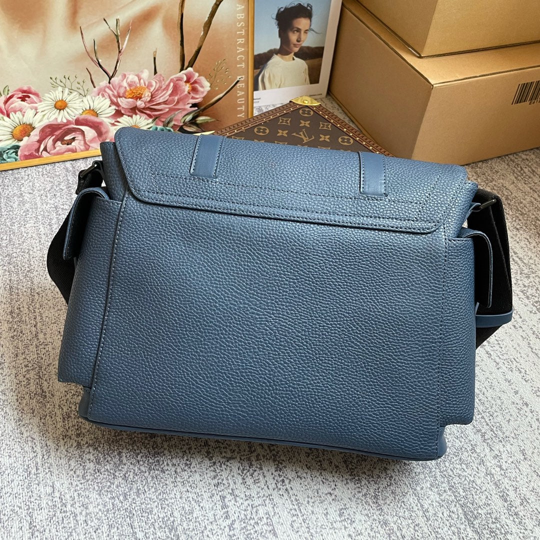 Top Quality Christopher Messenger Taurillon Blue For Men, Bags, Shoulder And Crossbody Bags 11.4in/29cm Top Quality M58475