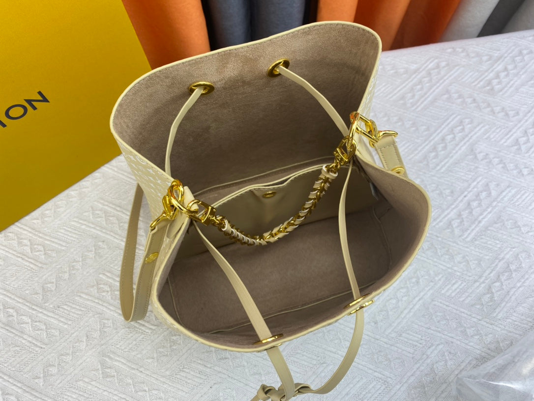 EN - Luxury Bags LUV 872