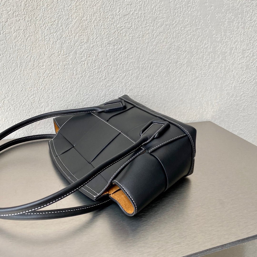Top Quality Arco Bag For Women 12in/33cm In Black