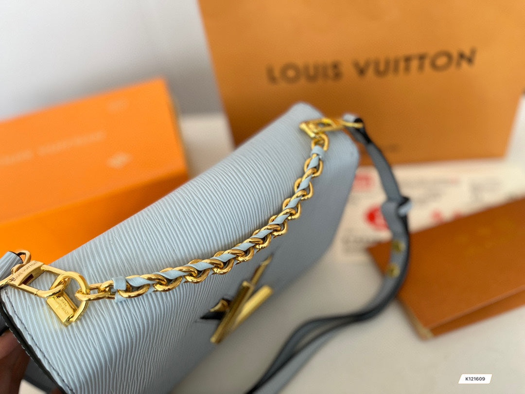EN - New 1:1 rep Lux Bags LUV 530