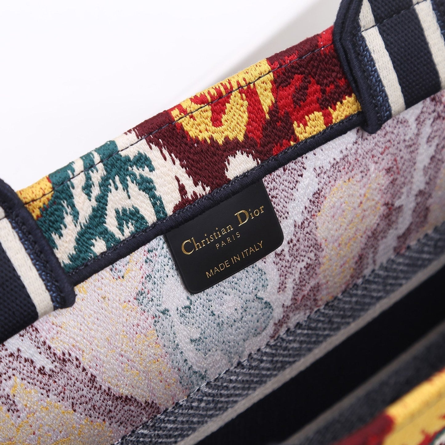 Top Quality MeTop Qualityum Book Tote Multicolor For Women 14in/36cm CD