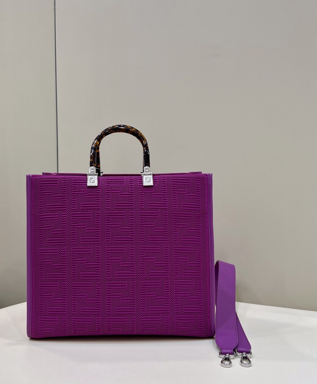 Top QualityTop Quality Sunshine Medium Purple FF fabric shopper Bag For Woman 31cm/12in 8BH386AHWCF037T