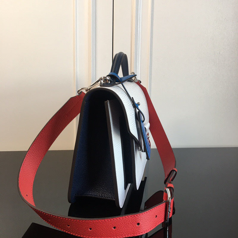 Louis Vuitton Luxury Bags 1832