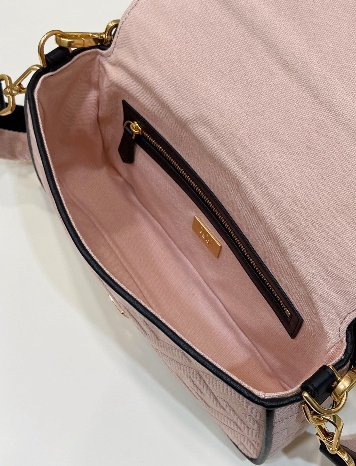 Top QualityTop Quality Baguette Light Pink For Women, Women’ Handbags, Shoulder And Crossbody Bags 10in/27cm FF 8BR600
