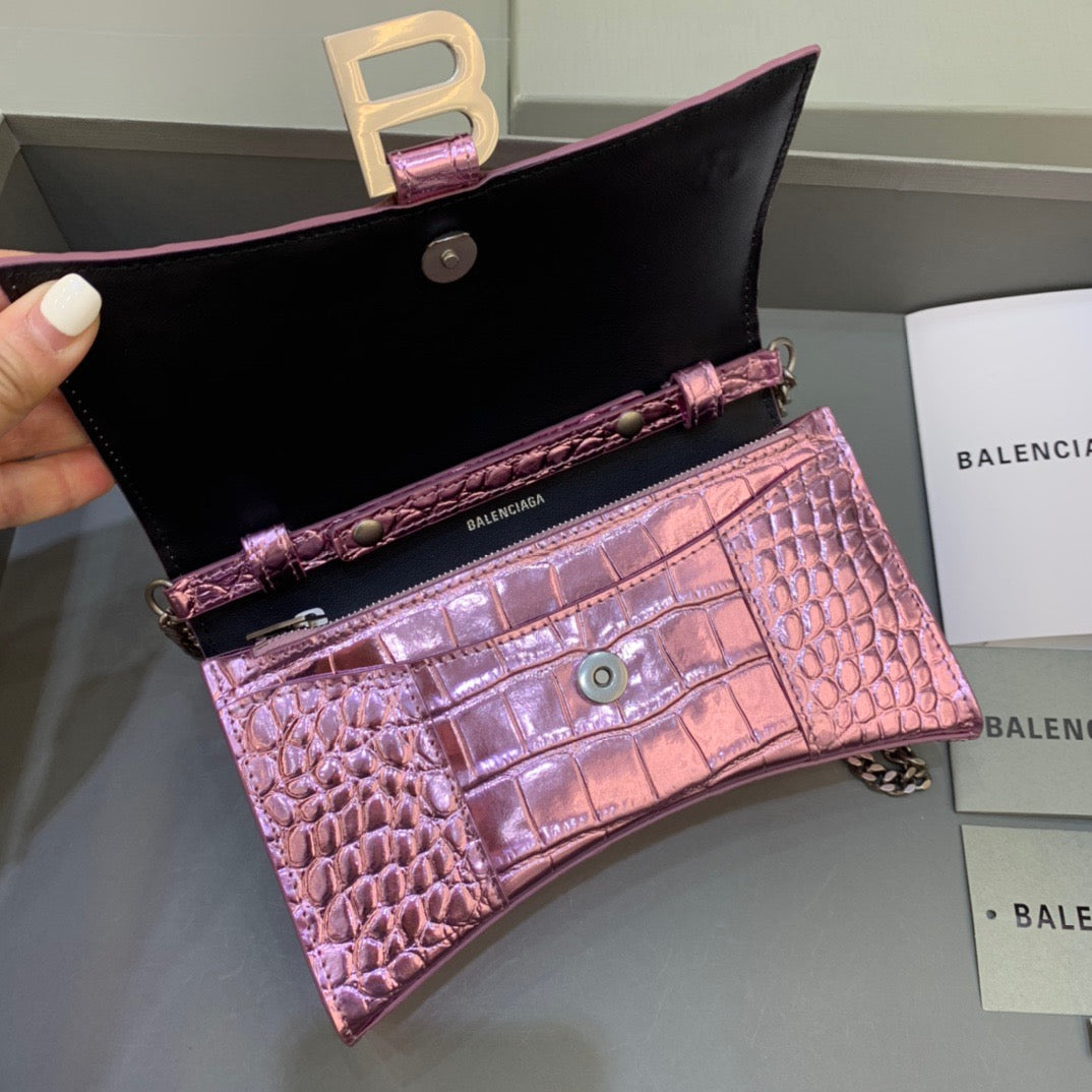 Top Quality Hourglass Wallet On Chain in Pink, For Women,  Bags 7.6in/19cm