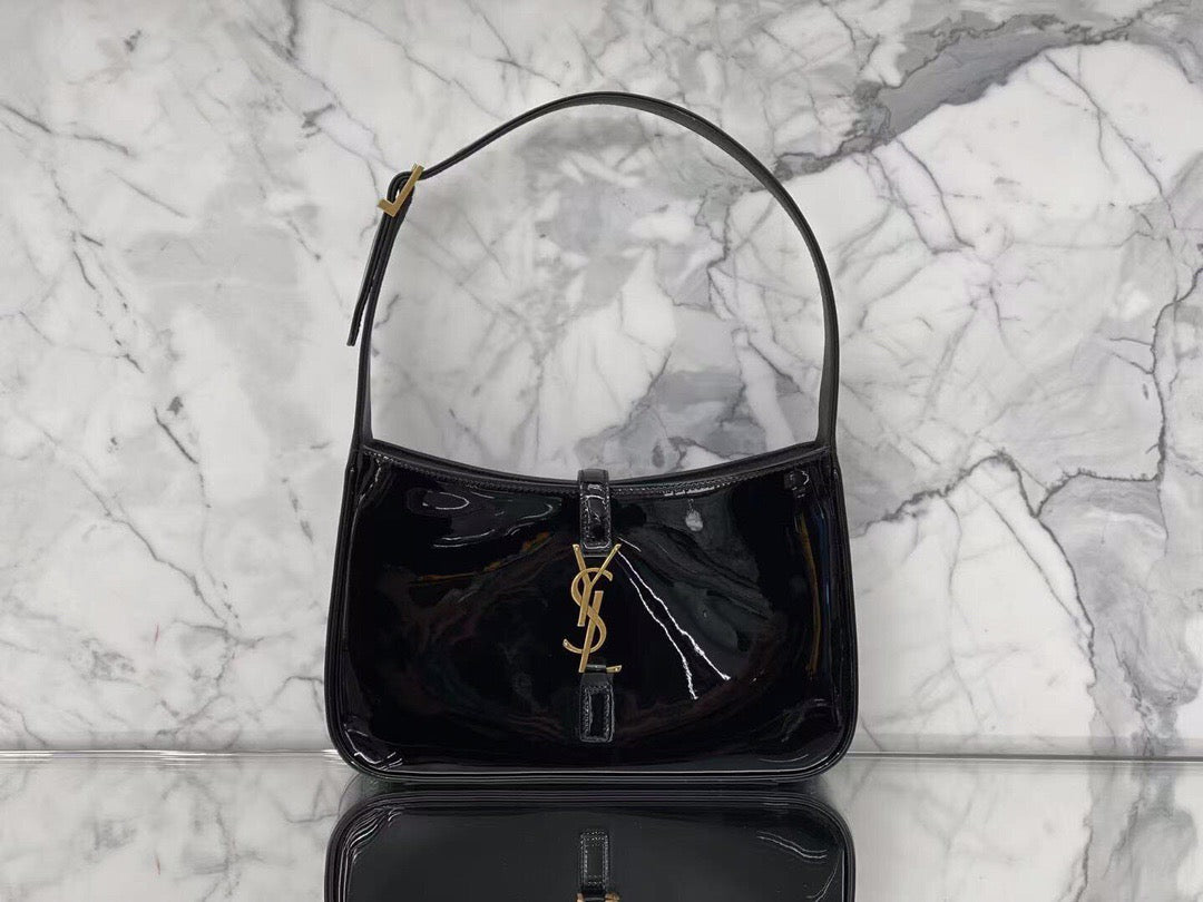 Top Quality Le 5 À 7 Hobo Bag In Smooth Noir For Women 9in/23cm YSL 6572280UF0W1000