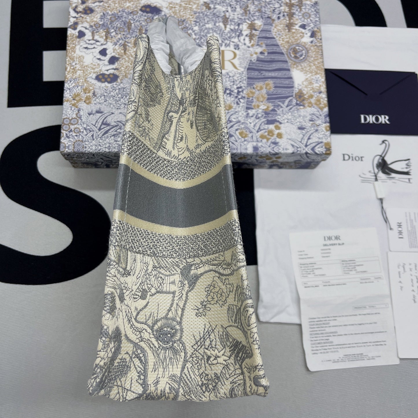 Top Quality MeTop Qualityum Book Tote Gray, For Women, Womens Handbags 14in/36cm CD M1296ZTDT_M932