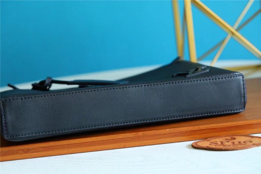 Top Quality Pochette Ipad Black Aerogram For Men, Wallet 30cm Top Quality M81029