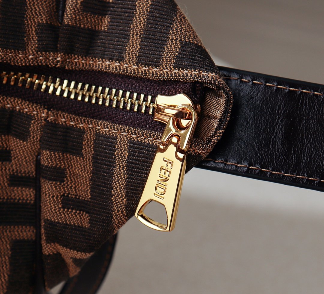 EN - New 1:1 rep  Bags FEI 180
