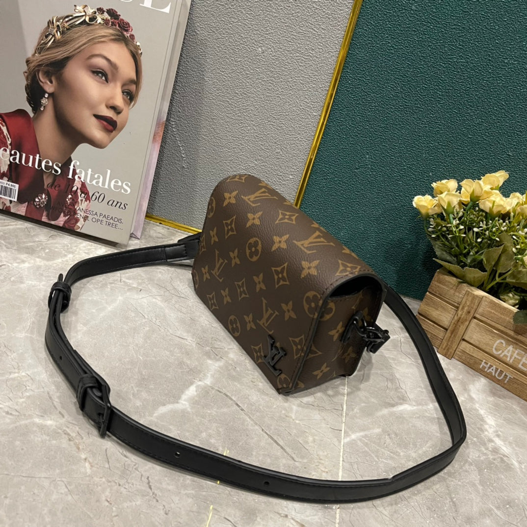 EN - Luxury Bags LUV 869