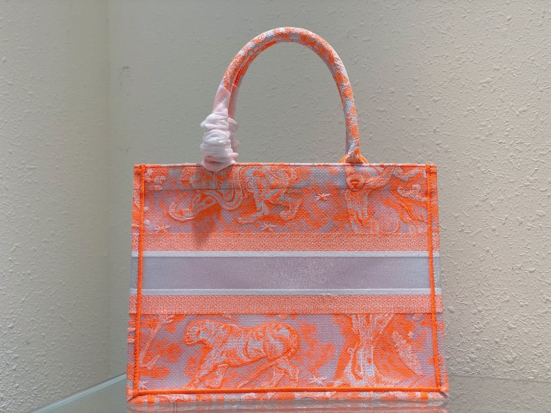 Top Quality MeTop Qualityum Book Tote Orange, For Women, Womens Handbags 14in/36cm CD M1296ZRVJ_M057