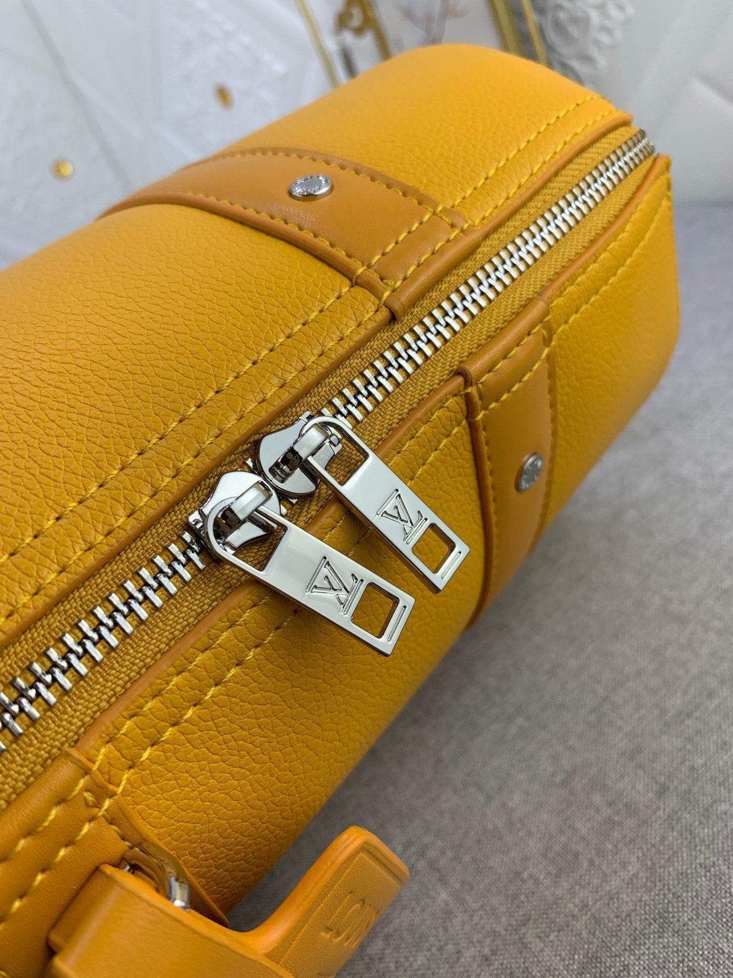 EN - New 1:1 rep  Bags LUV 680