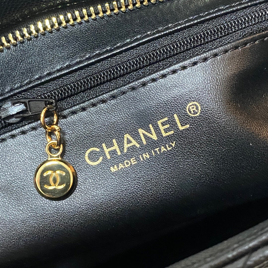 CHLMedallion Tote Gold Hardware Caviar Black For Women, Women’s Handbags, Shoulder Bags 15in/32cm