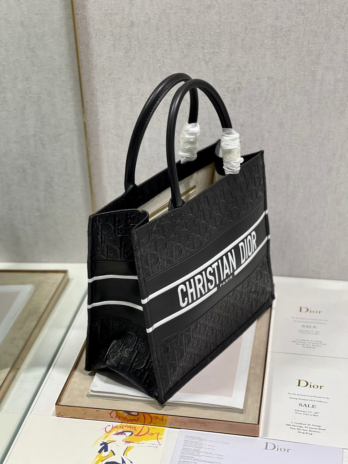 Top Quality MeTop Qualityum Book Tote Black, For Women, Womens Handbags 14in/36cm CD