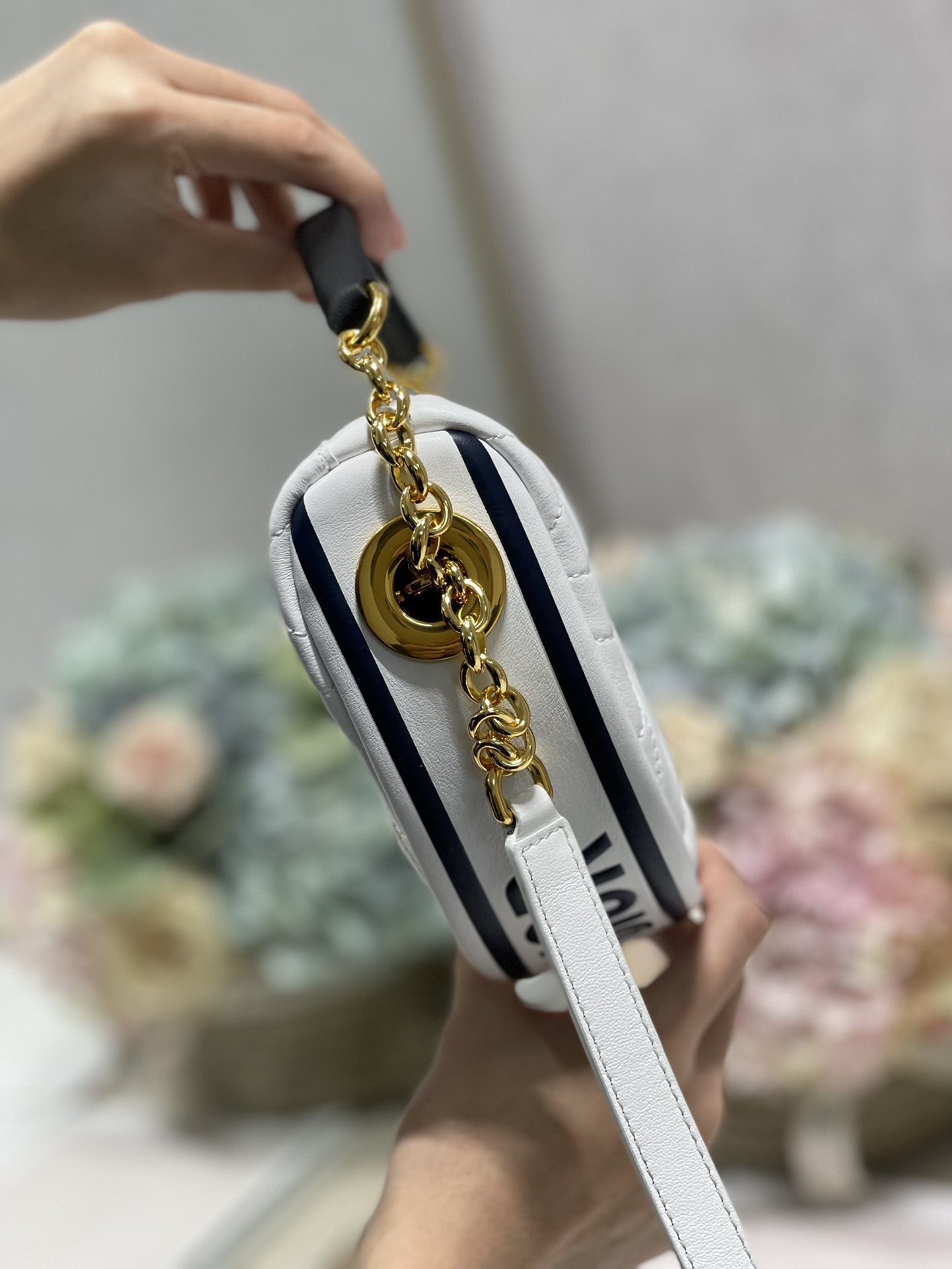 Top Quality Small Vibe Hobo Bag White Cannage, White Handbags, Crossbody Bags, 20cm CD M7200ONOA_M879