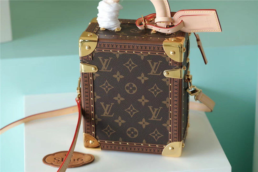 Top Quality Camera Box Monogram Canvas By Nicolas Ghesquiere For Women,  Shoulder And Crossbody Bags 21.5cm/8.5in Top Quality 